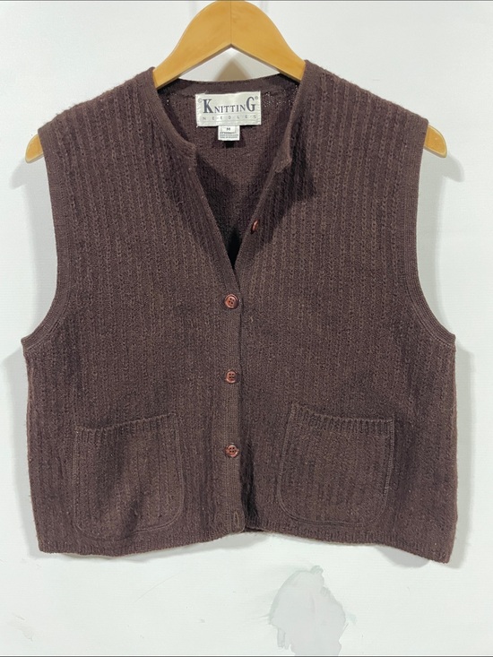 Vintage Sweaters - Vintage Brown Ribbed Button-Front Knit Vest